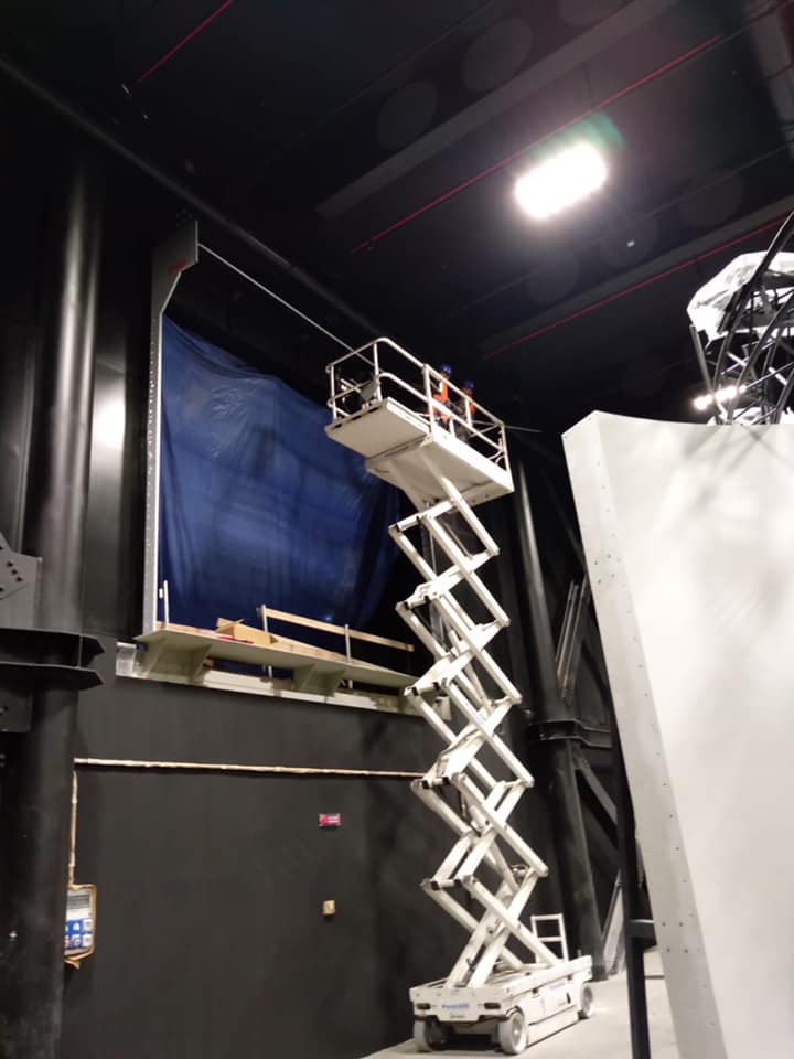 Compact folding door at a height of 5m