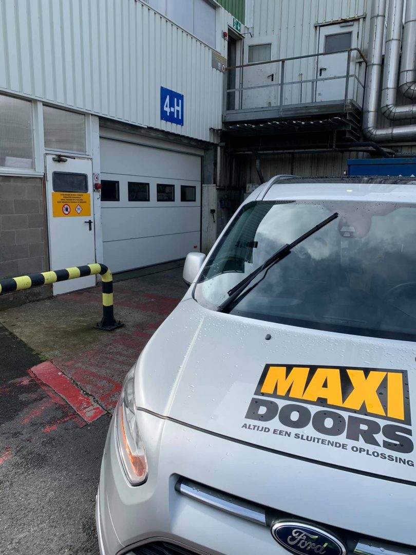 Compact folding door at Shell Catalysts & Technologies in Belgium