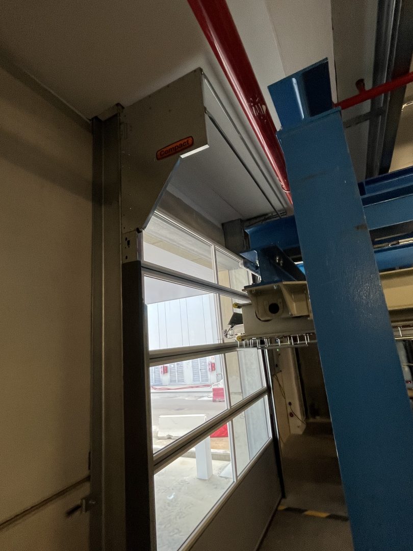 Side view of Compact industrial door - Rolflex