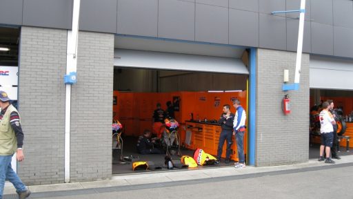 Pit boxes with Compact doors
