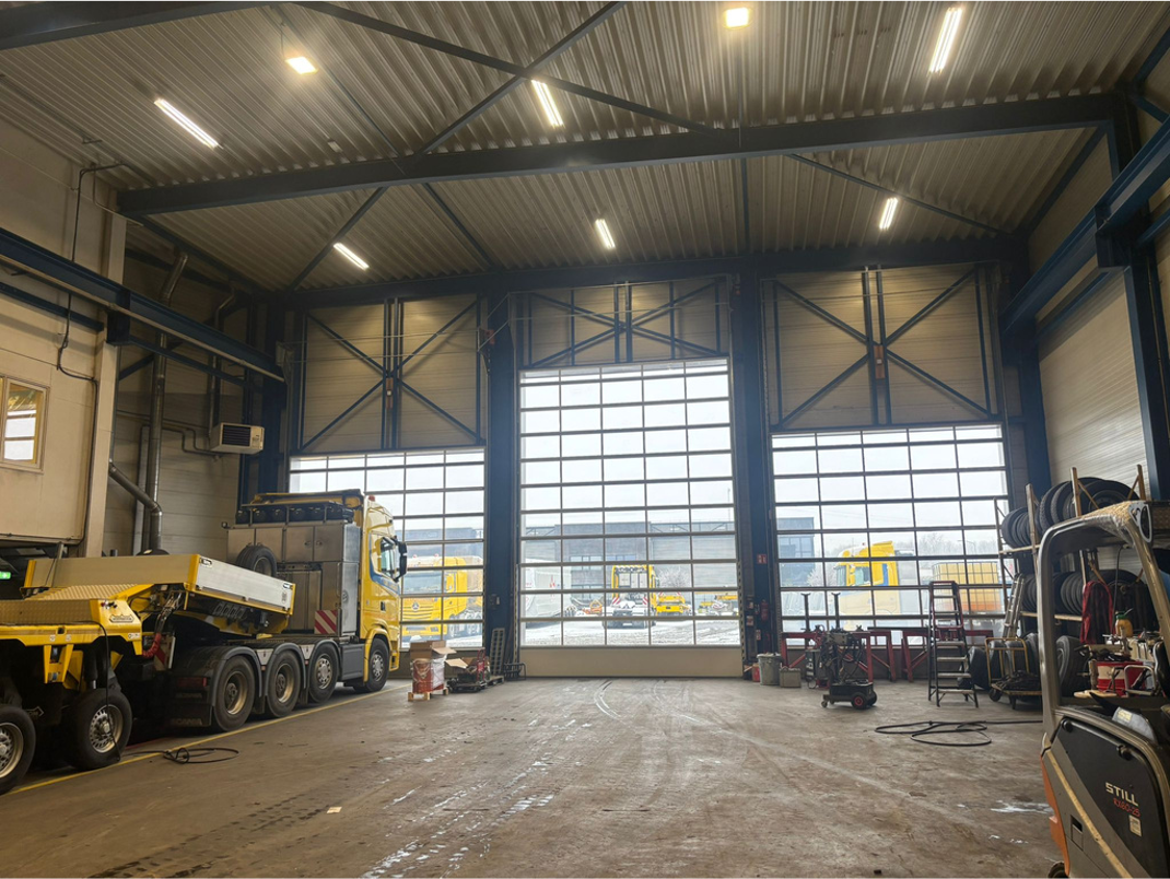 Optimal working height Ter Linden Transport crane track doors Rolflex